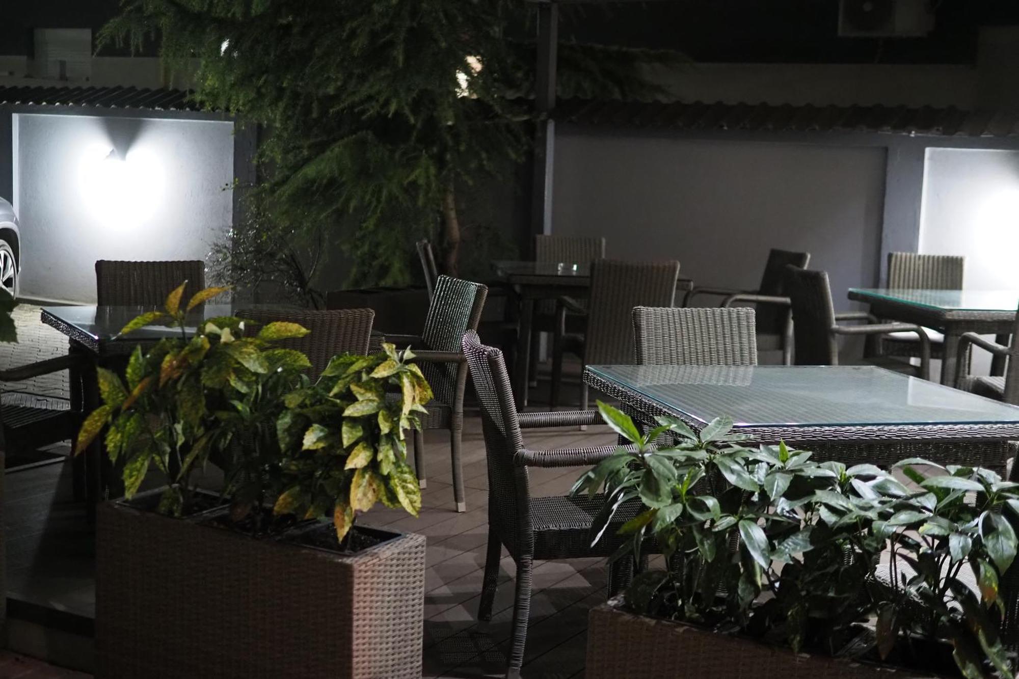Apartment And Rooms In Club Indija Bagian luar foto